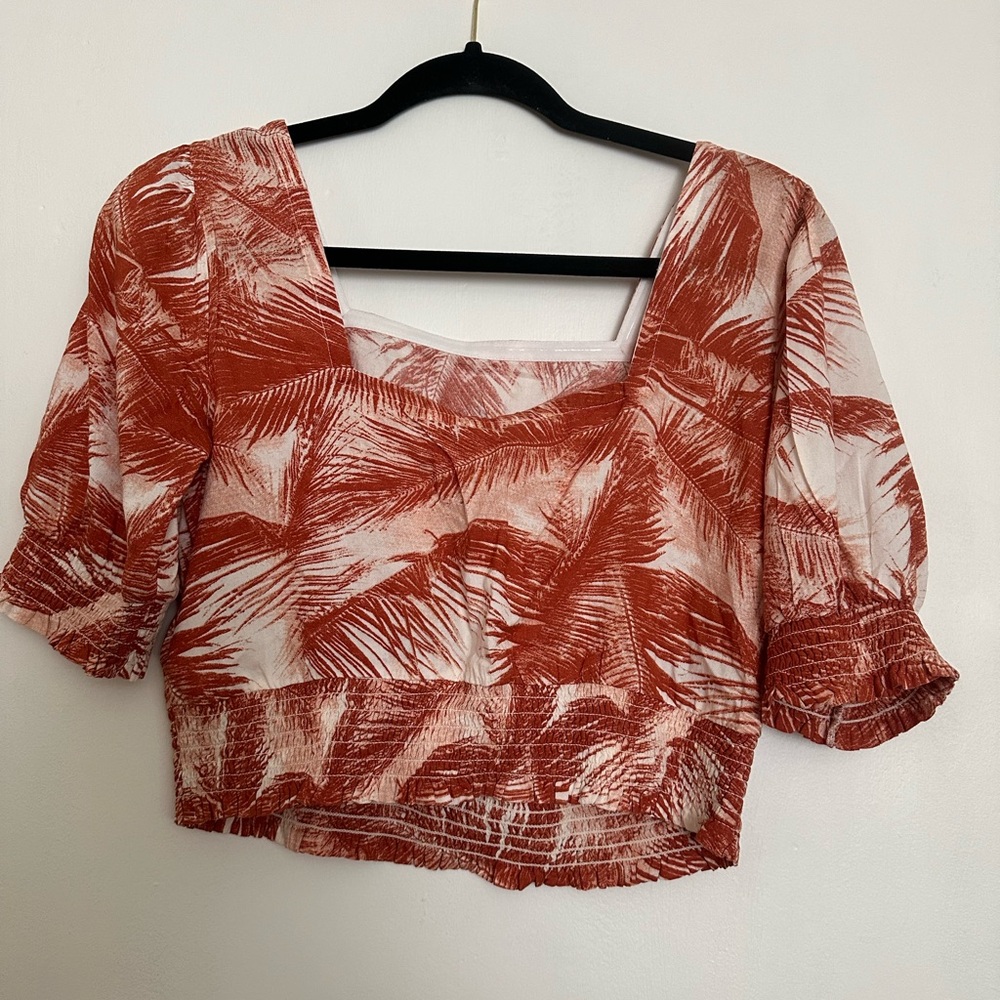Roxy Abundant Swell Smocked Short Sleeve Crop Top.